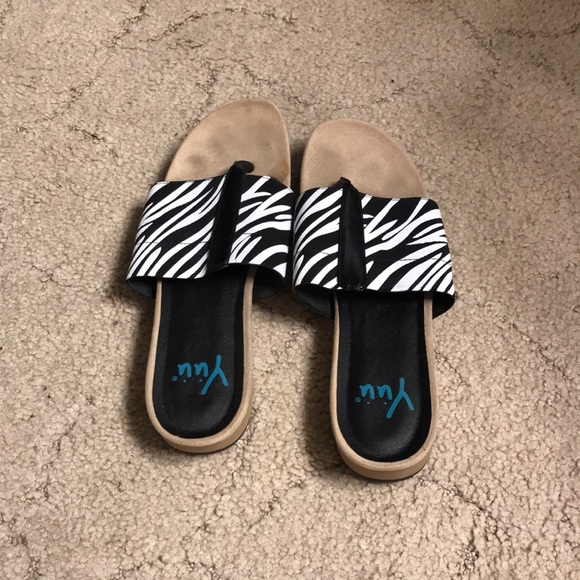 Yuu Shoes - Cute zebra sandals!